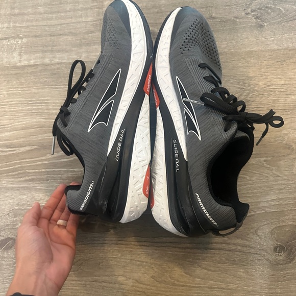 Altra Paradigm Size 11 Running Shoes Mens Gray Black  ALM1948G220 Shoes - Picture 2 of 7